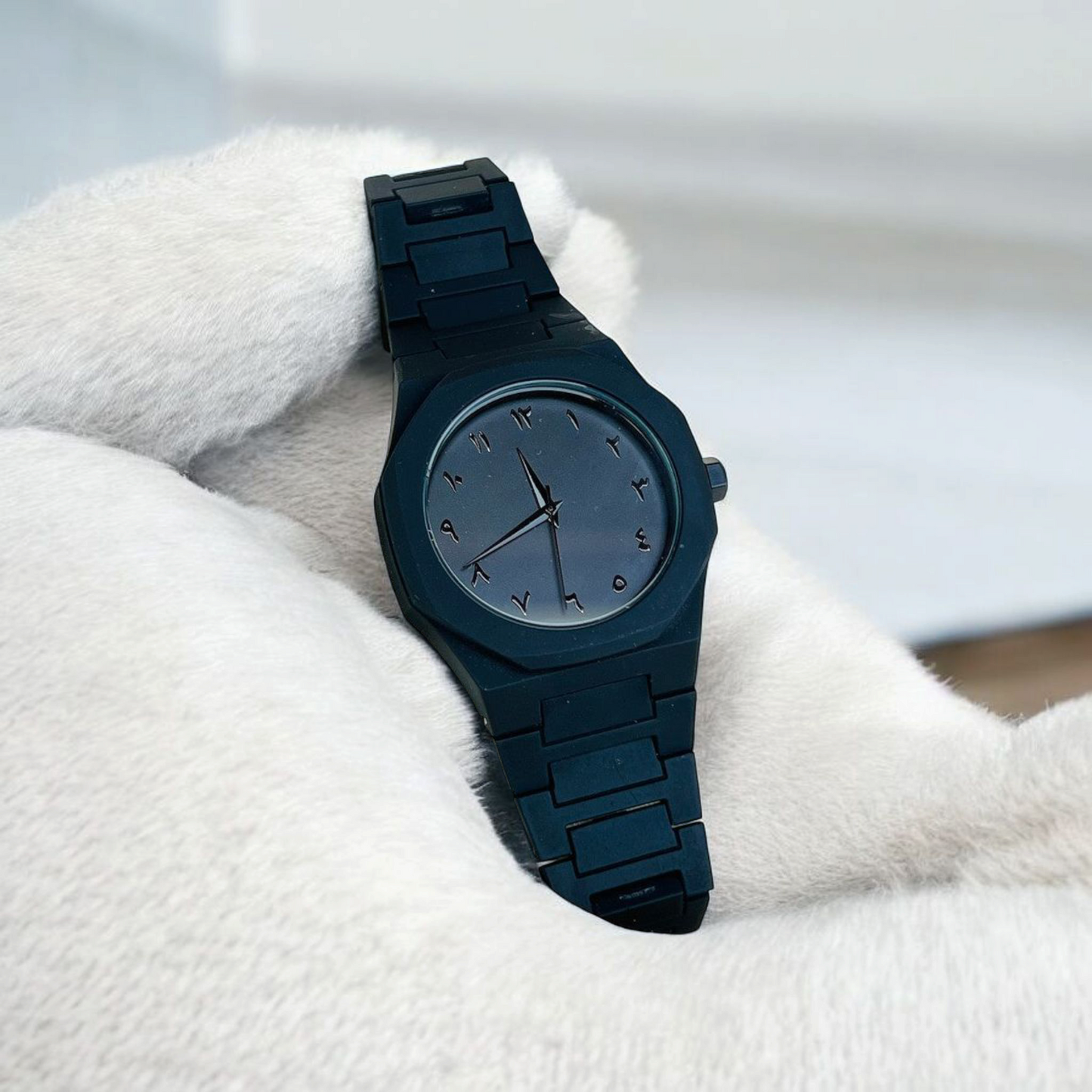 Black Aura Quartz Arabic Watch – Stylish Analog